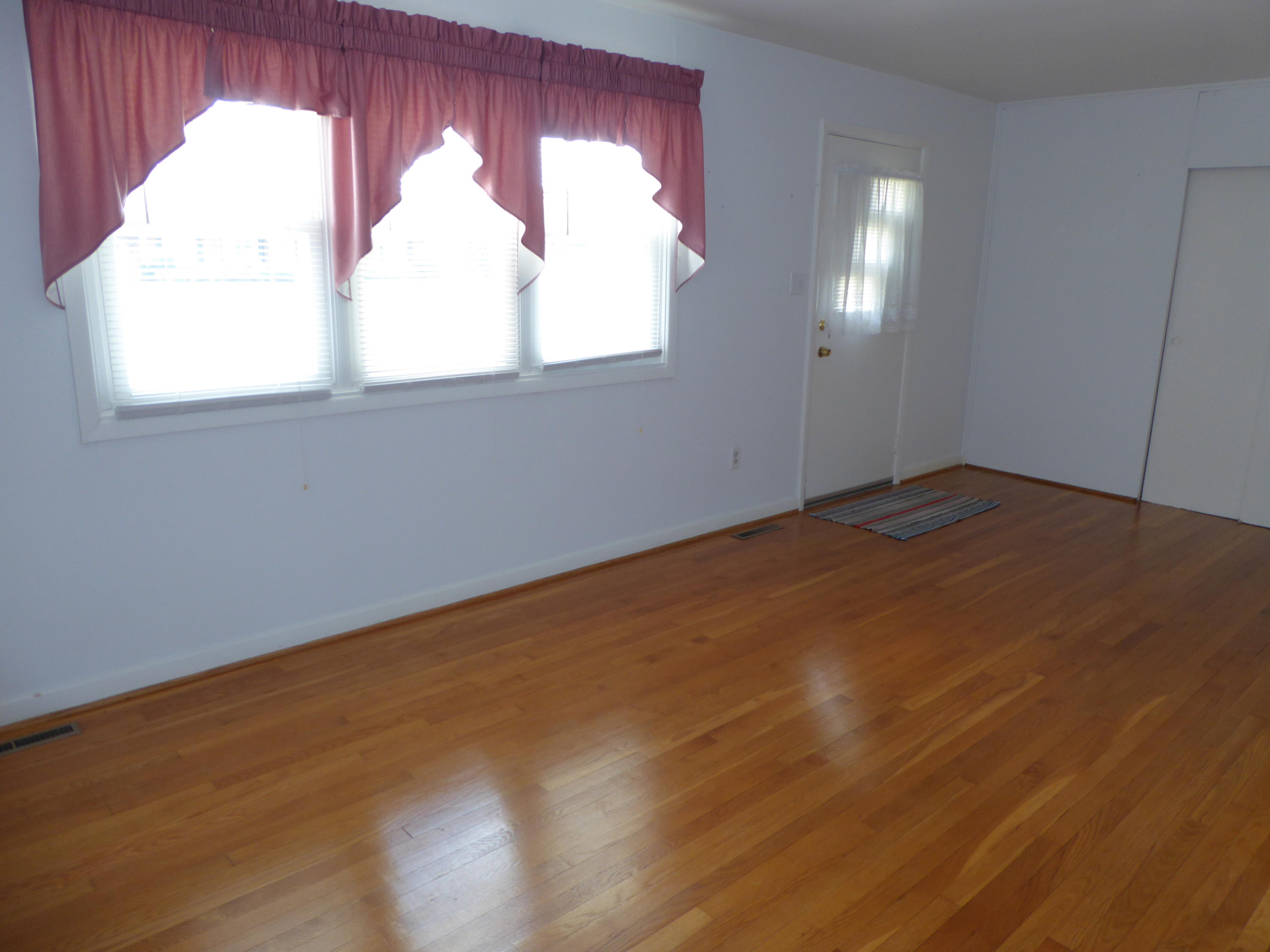1290 Scuffling Hill Road Rocky Mount, VA 24151 - Photo 4 of 36 3a Living Room