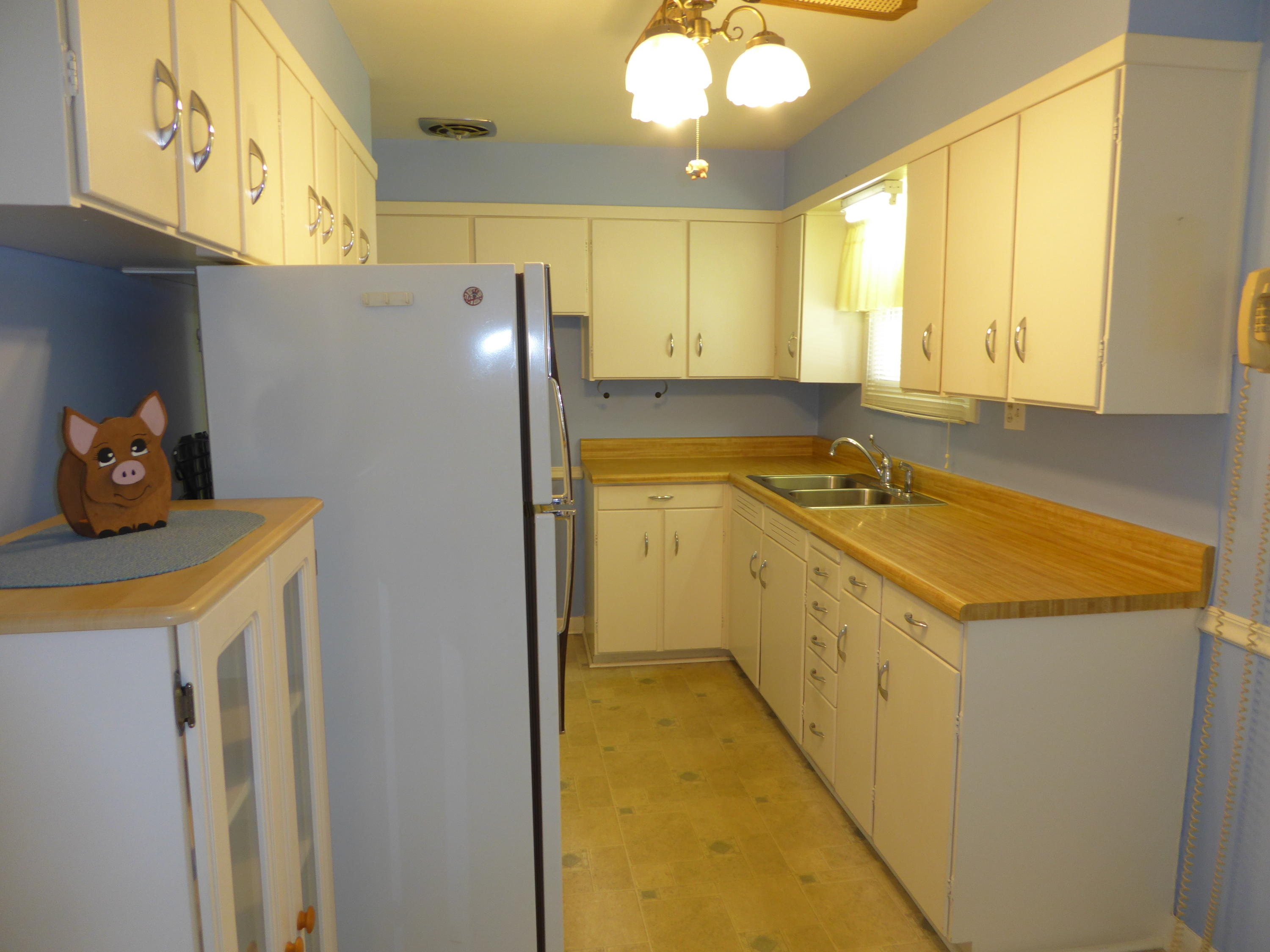 1290 Scuffling Hill Road Rocky Mount, VA 24151 - Photo 7 of 36 5 Kitchen