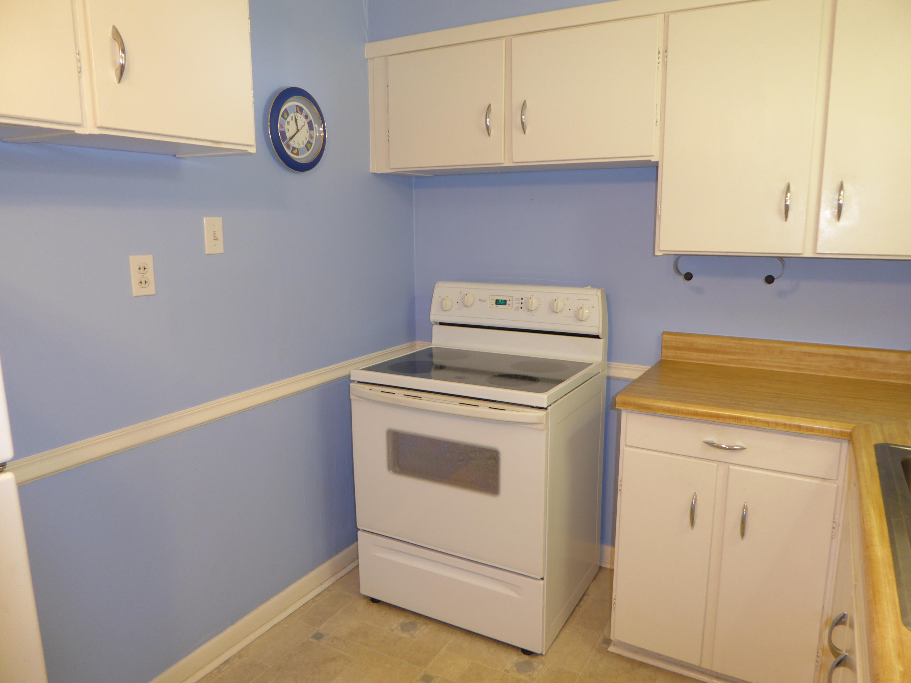 1290 Scuffling Hill Road Rocky Mount, VA 24151 - Photo 9 of 36 7 Kitchen