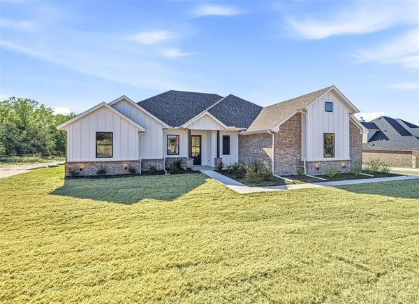 $448,900 | 151 Rj Smith Drive, Boyd, TX 76023