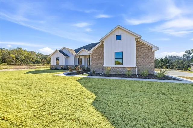 $463,900 | 151 Rj Smith Drive, Boyd, TX 76023