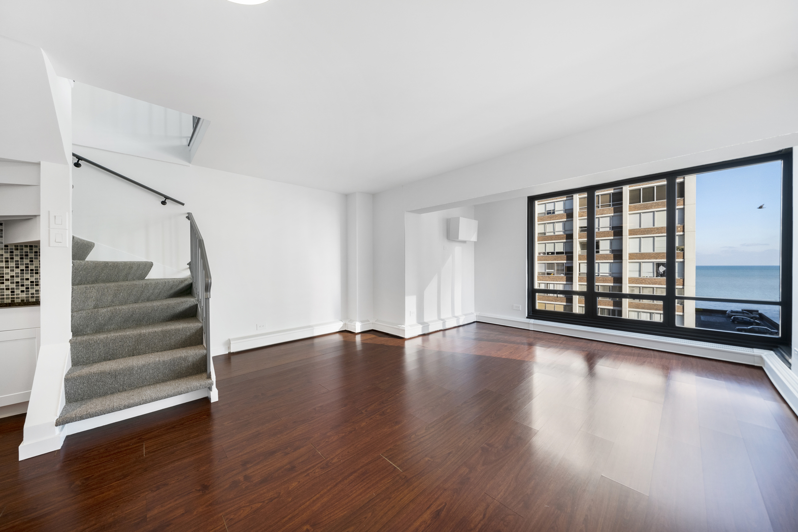 6166 North Sheridan Road, Unit 6G Chicago, IL 60660 - Photo 3 of 20