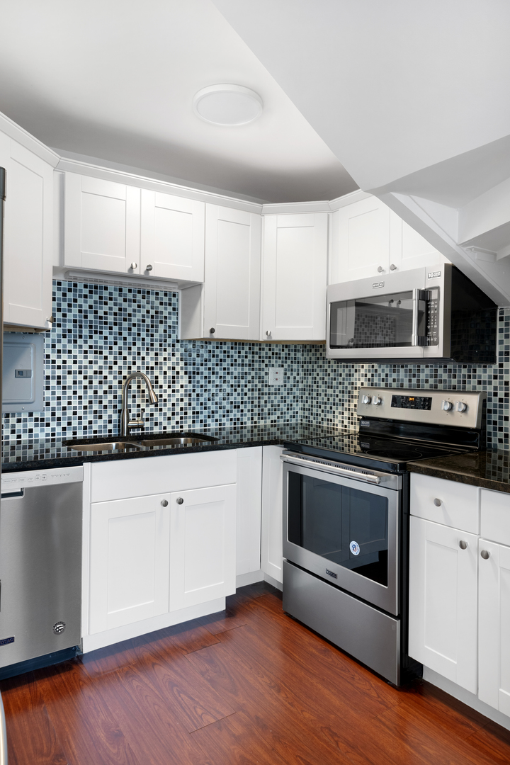 6166 North Sheridan Road, Unit 6G Chicago, IL 60660 - Photo 10 of 20