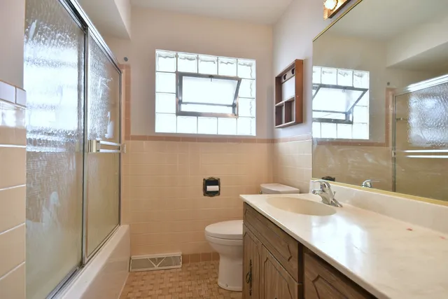 $3,695 | 8006 West Courtland Avenue, Norridge, IL 60706