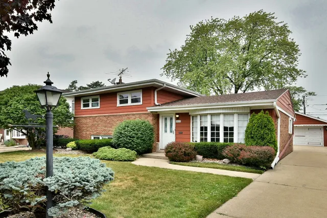$3,695 | 8006 West Courtland Avenue, Norridge, IL 60706