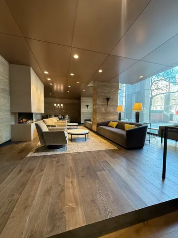 $2,000 | 1030 North State Street, Unit 48G, Chicago, IL 60610