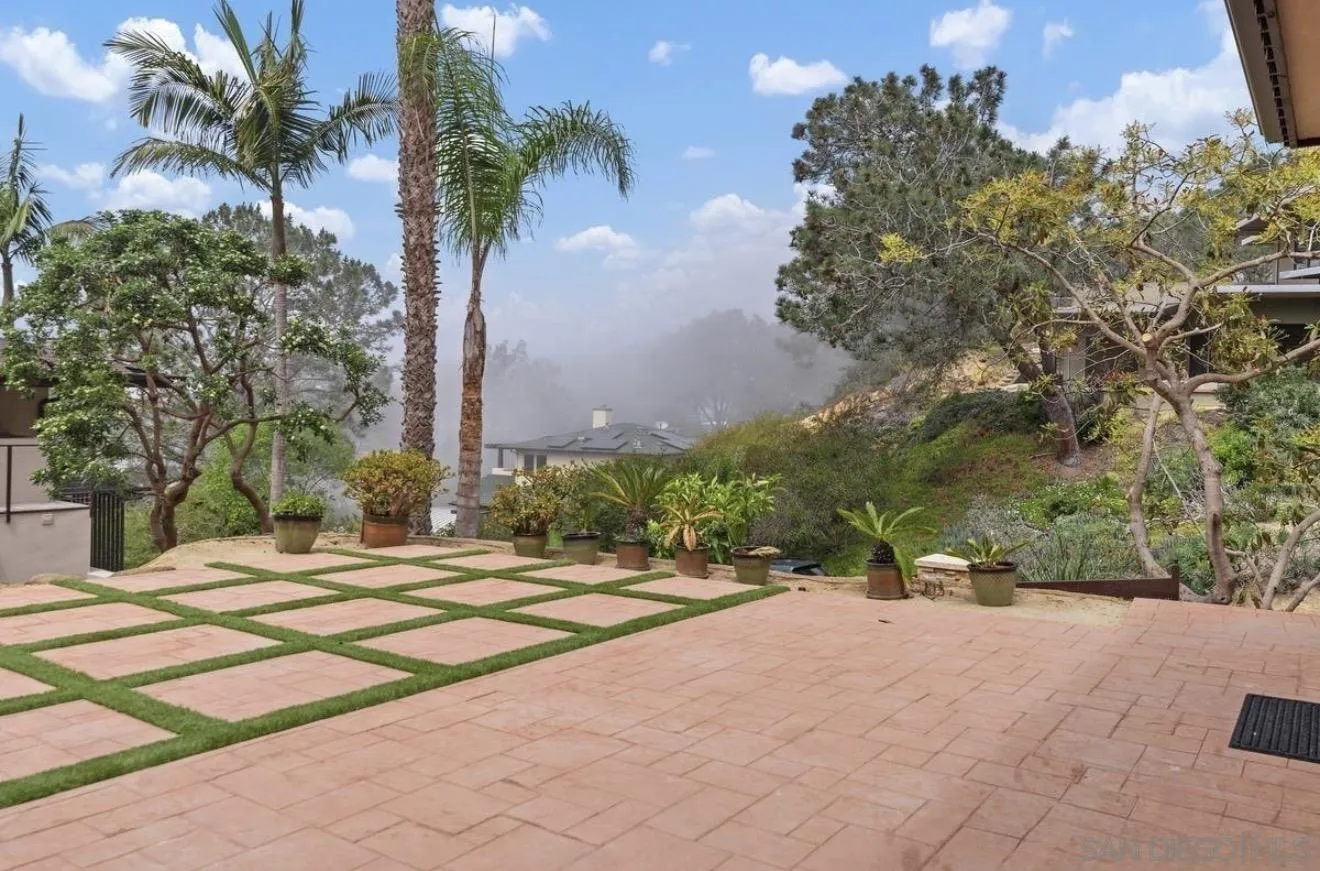 341 Hidden Pines Road Del Mar, CA 92014 - Photo 12 of 23
