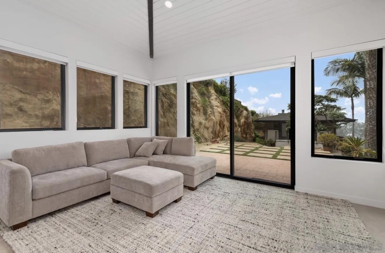341 Hidden Pines Road Del Mar, CA 92014 - Photo 14 of 23
