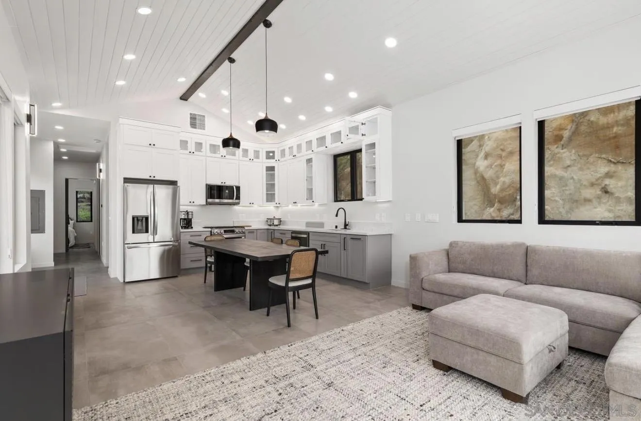 341 Hidden Pines Road Del Mar, CA 92014 - Photo 8 of 23