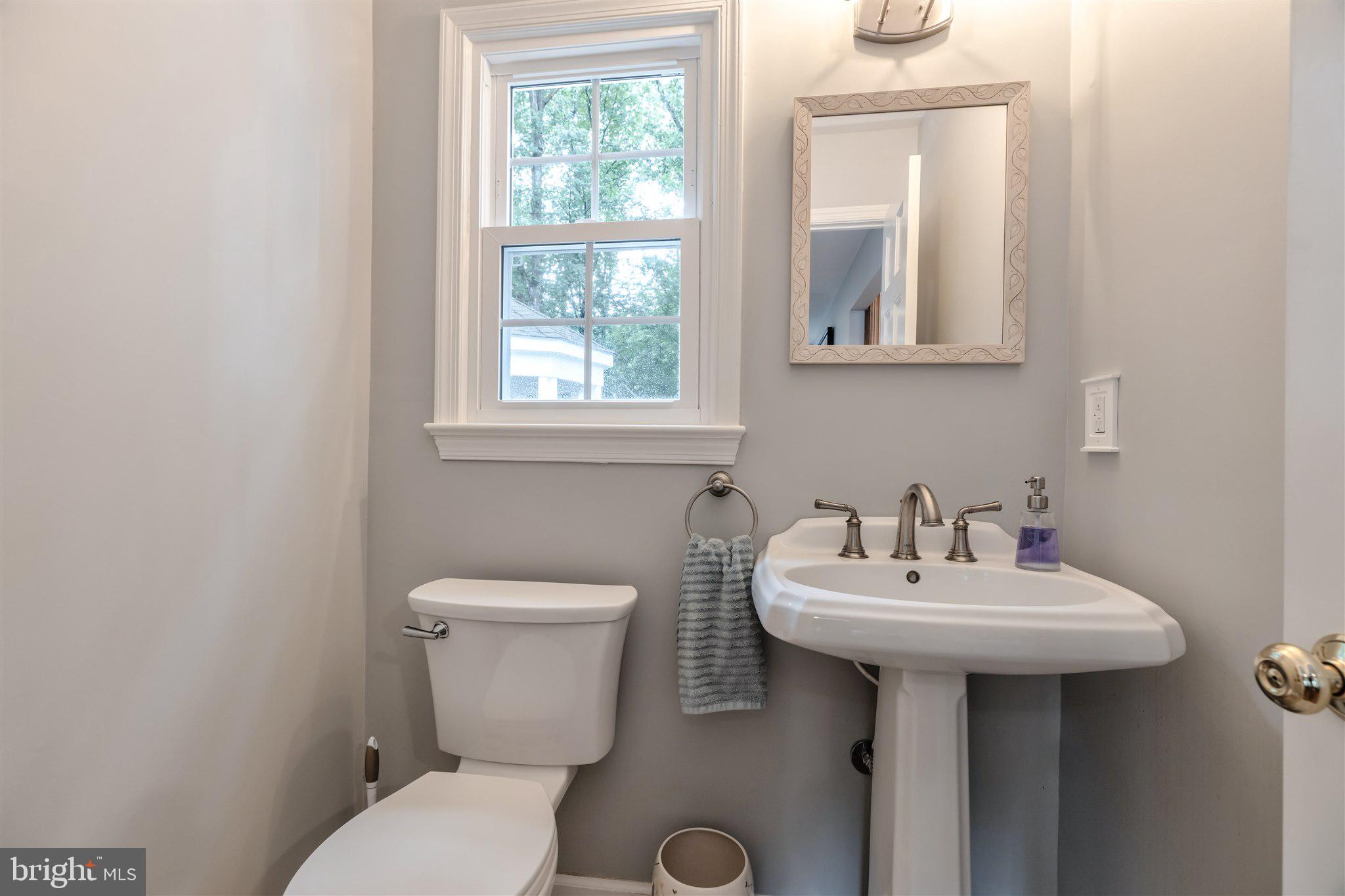 7913 Richfield Road Springfield, VA 22153 - Photo 39 of 72 Powder Room