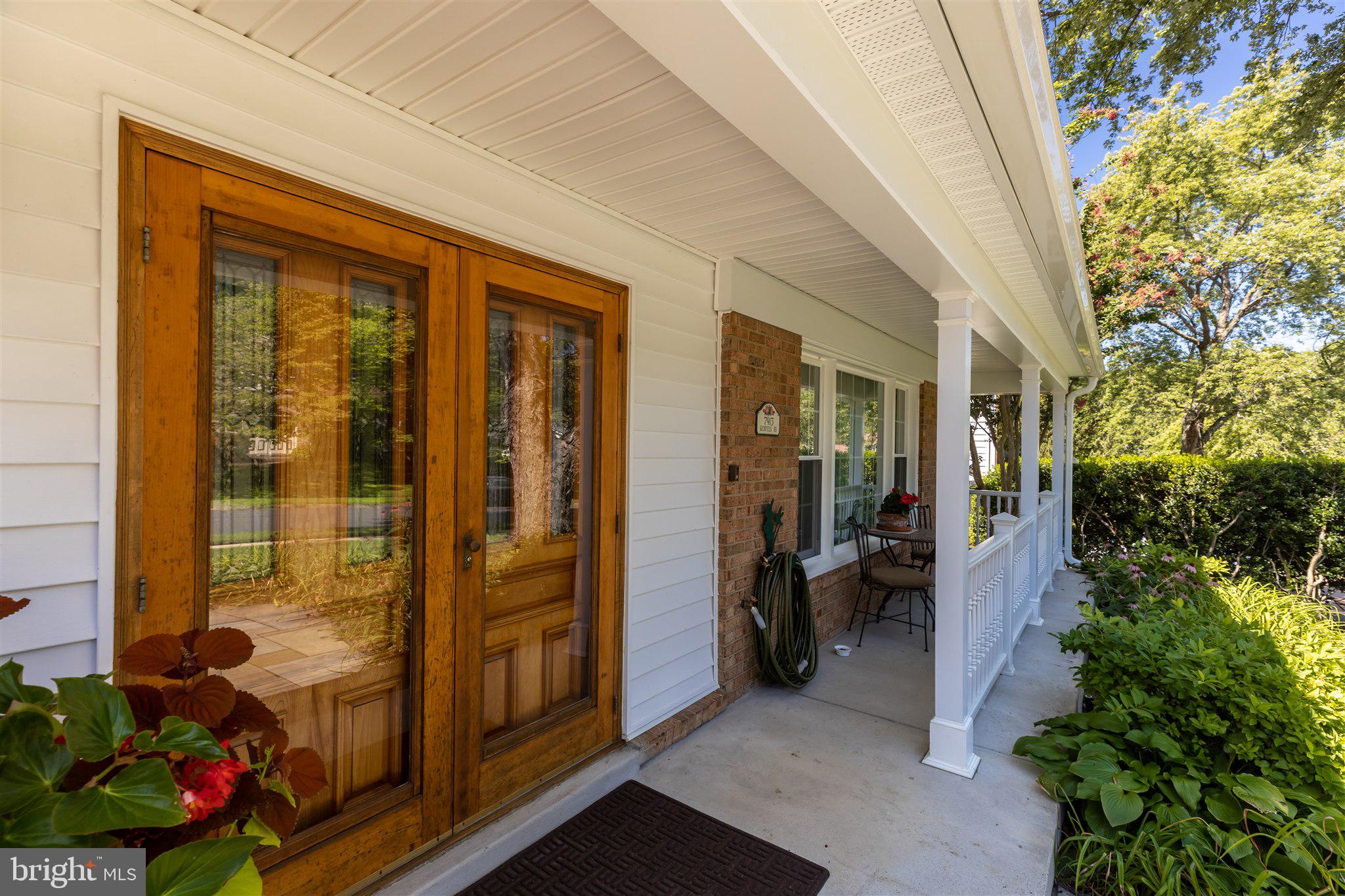7913 Richfield Road Springfield, VA 22153 - Photo 6 of 72 Entryway