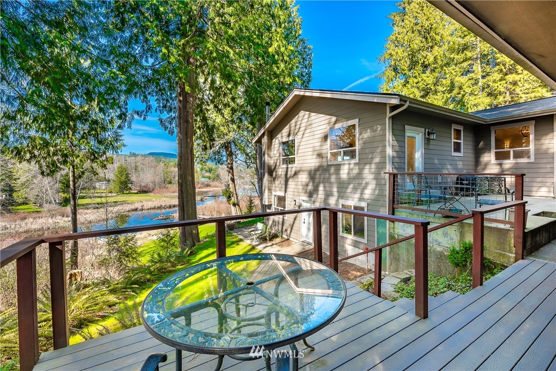 189 Friday Creek Road Bellingham, WA 98229 - Photo 1 of 40 Gallery Image 1