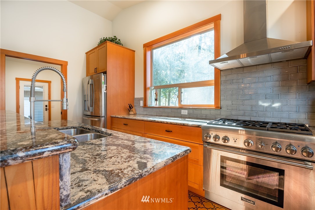 189 Friday Creek Road Bellingham, WA 98229 - Photo 19 of 40 Gallery Image 19