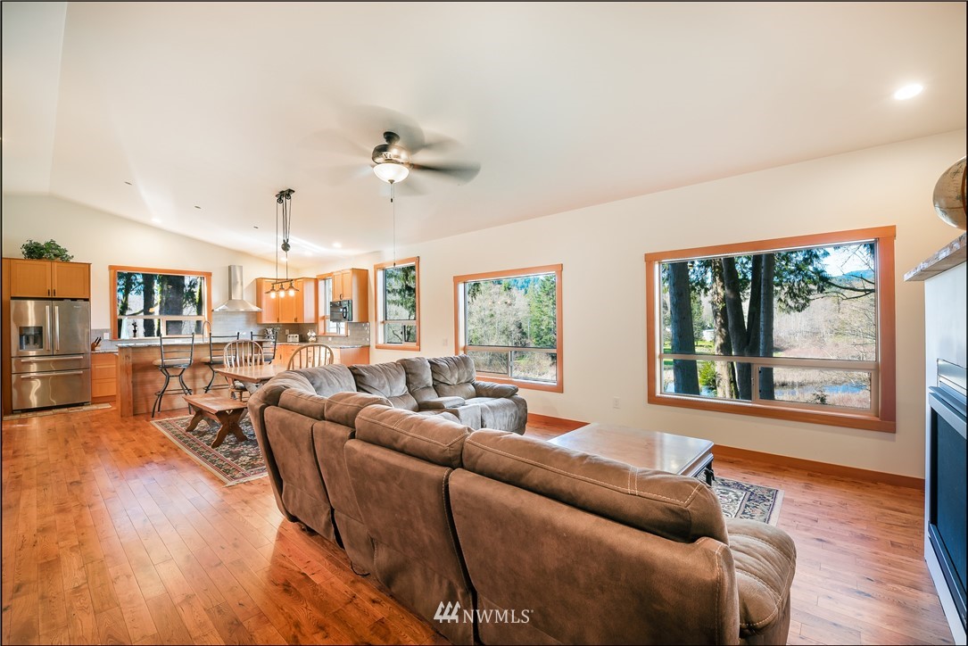 189 Friday Creek Road Bellingham, WA 98229 - Photo 22 of 40 Gallery Image 22