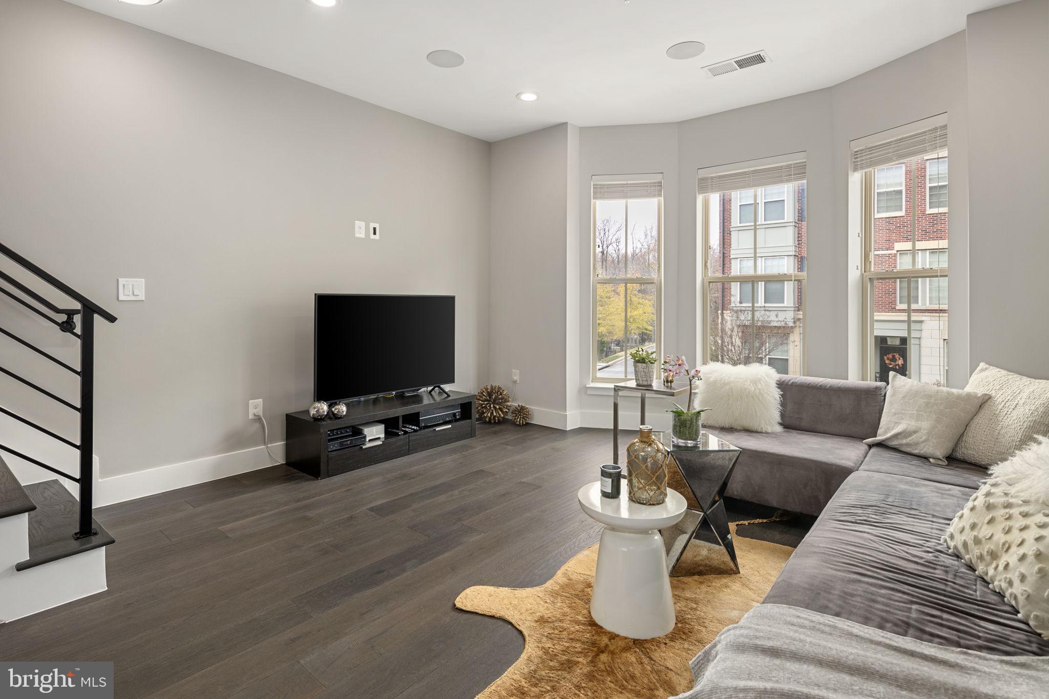 849 Regents Square, Unit 357 Oxon Hill, MD 20745 - Photo 21 of 55