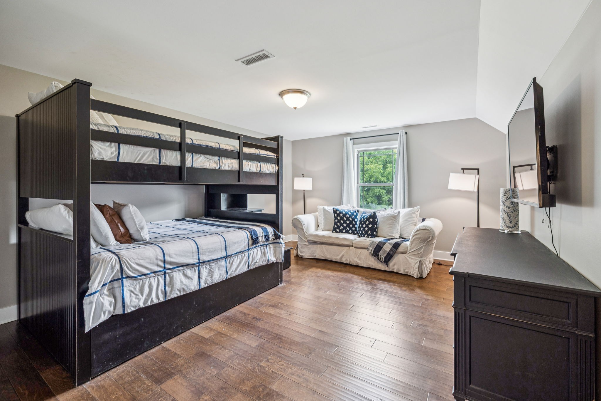 146 Island Way Winchester, TN 37398 - Photo 24 of 49 a bedroom with a bed window and a couch