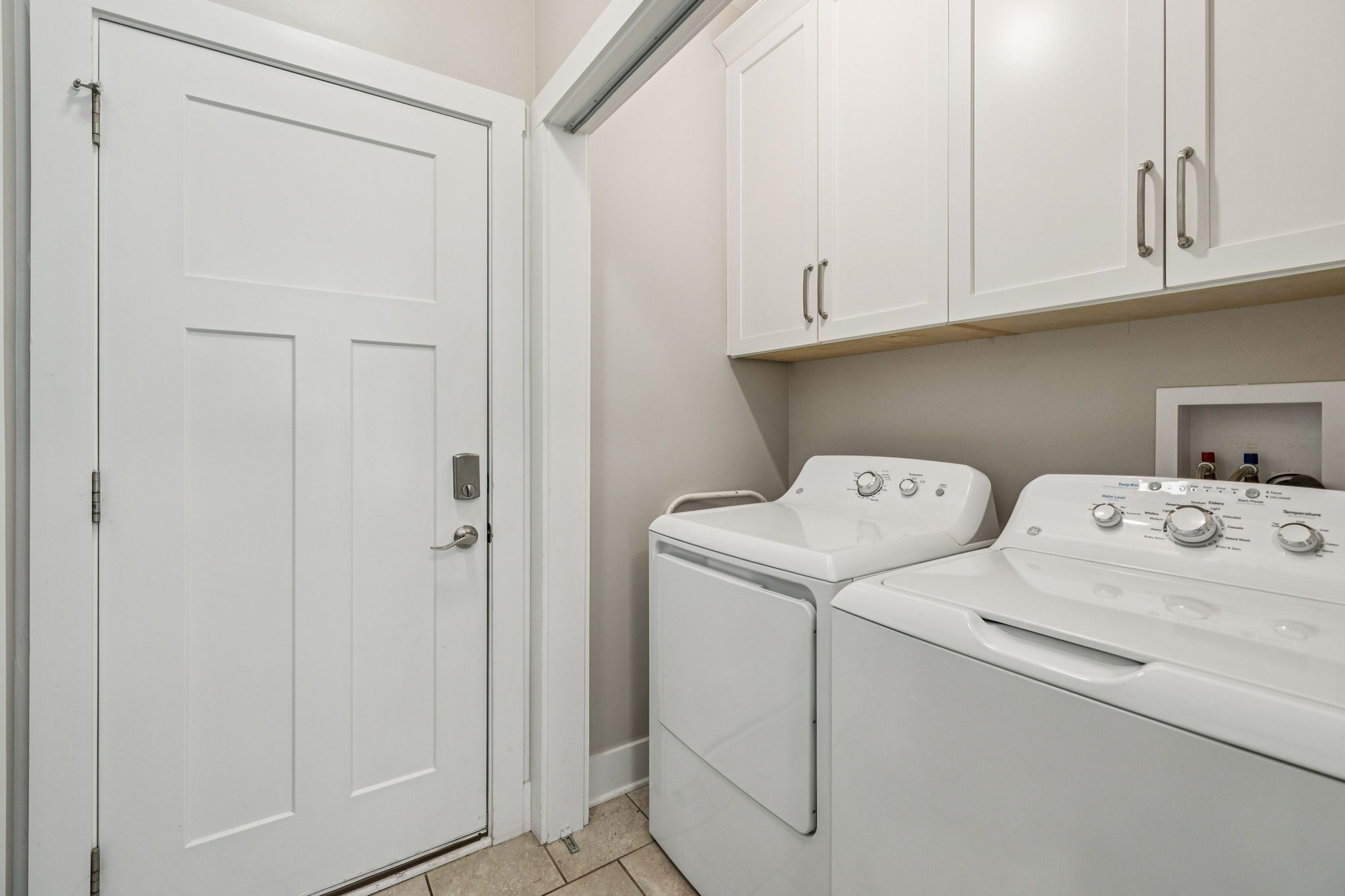 146 Island Way Winchester, TN 37398 - Photo 33 of 49 a utility room with dryer and washer