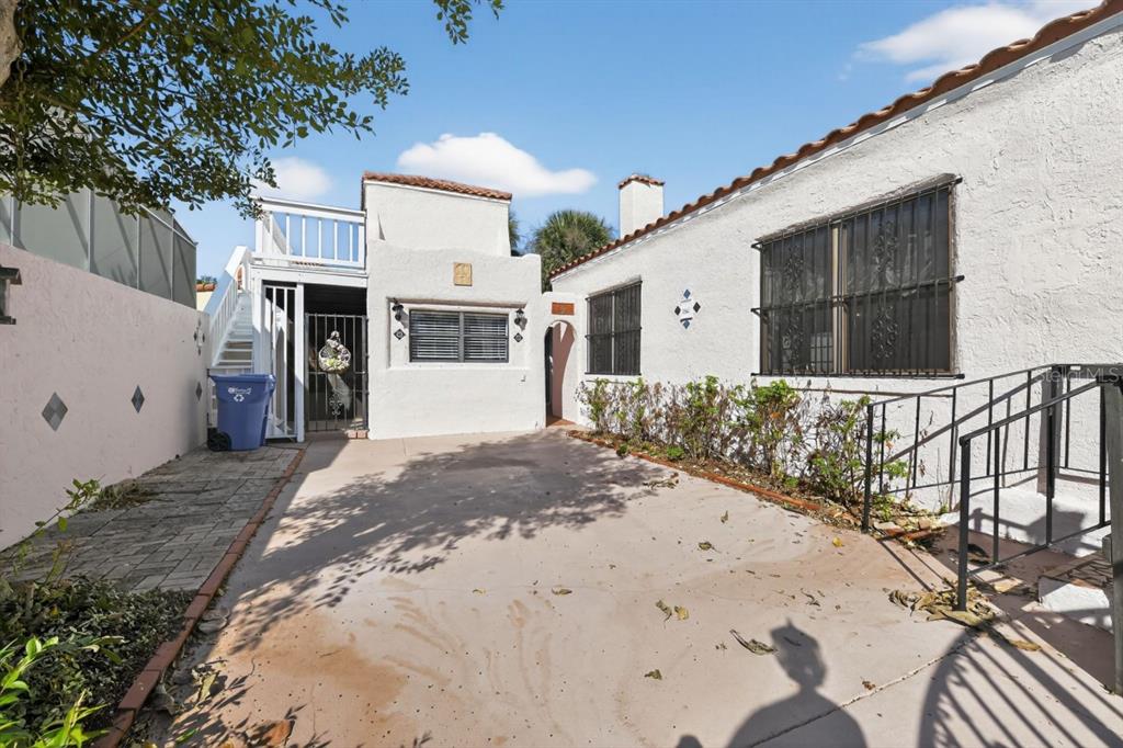 328 Sorrento Street Venice, FL 34285 - Photo 37 of 49 a front view of a house with a yard