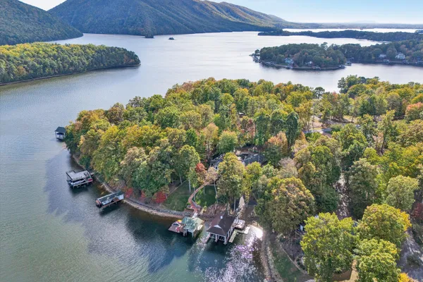 $1,795,000 | 250 Deerwood Drive, Huddleston, VA 24104