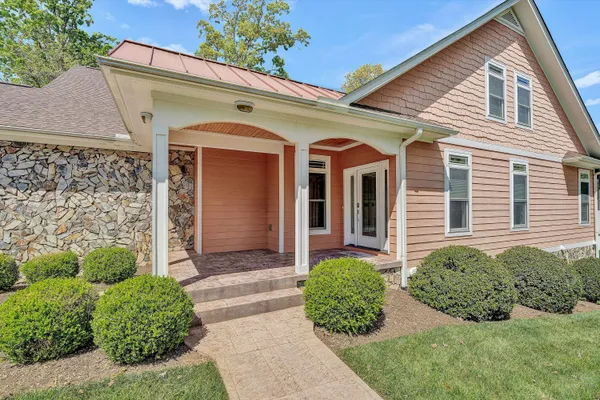 $1,795,000 | 250 Deerwood Drive, Huddleston, VA 24104