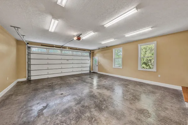 $1,795,000 | 250 Deerwood Drive, Huddleston, VA 24104