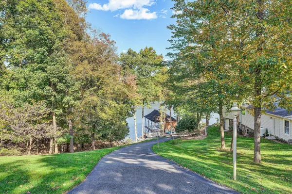 $1,795,000 | 250 Deerwood Drive, Huddleston, VA 24104