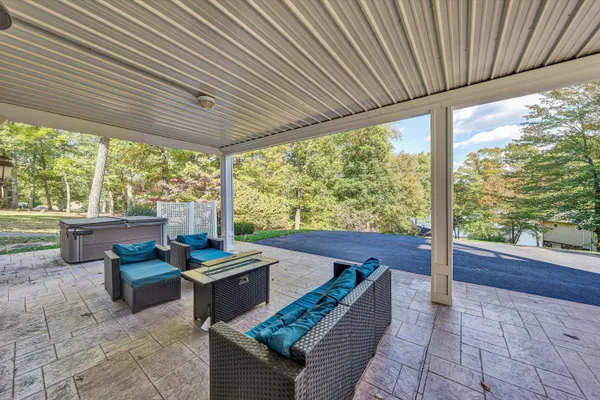 $1,795,000 | 250 Deerwood Drive, Huddleston, VA 24104