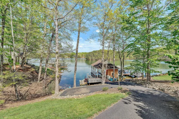 $1,795,000 | 250 Deerwood Drive, Huddleston, VA 24104