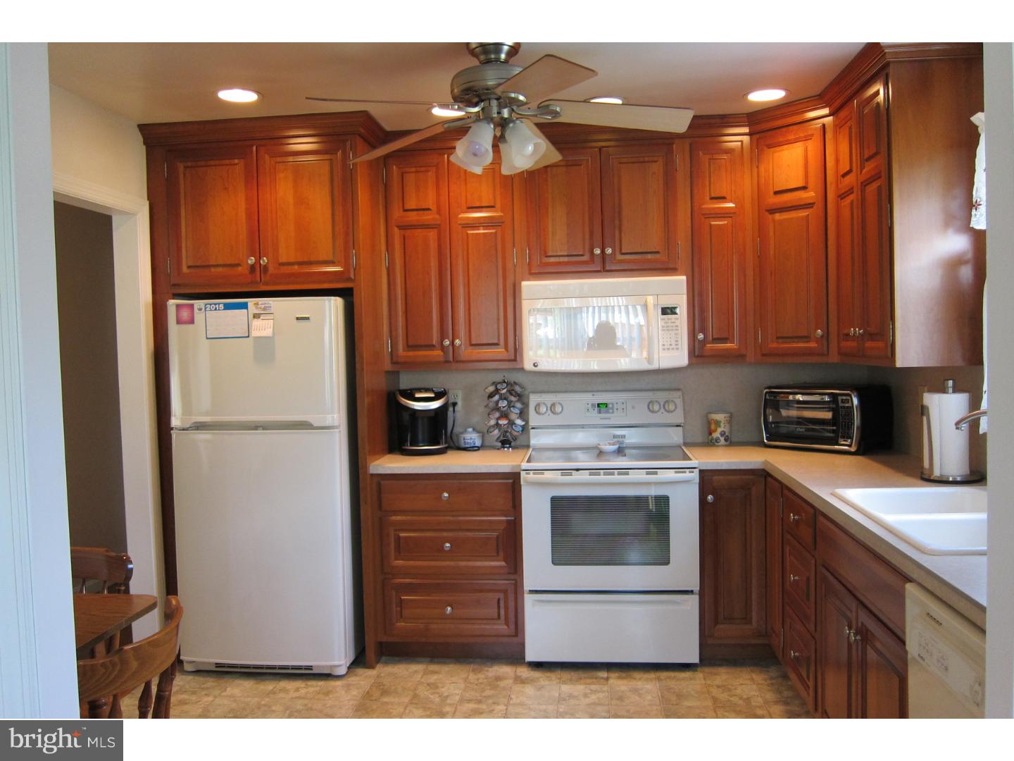 442 Calyn Drive Reading, PA 19607 - Photo 8 of 24 Gallery Image 8