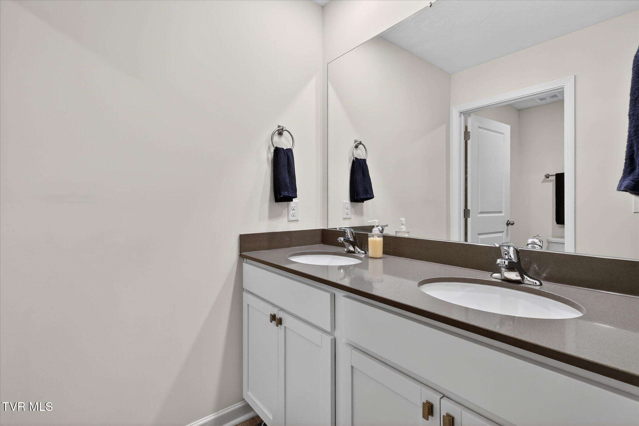 2512 Bridgeforth Crossing Kingsport, TN 37664 - Photo 18 of 55 18