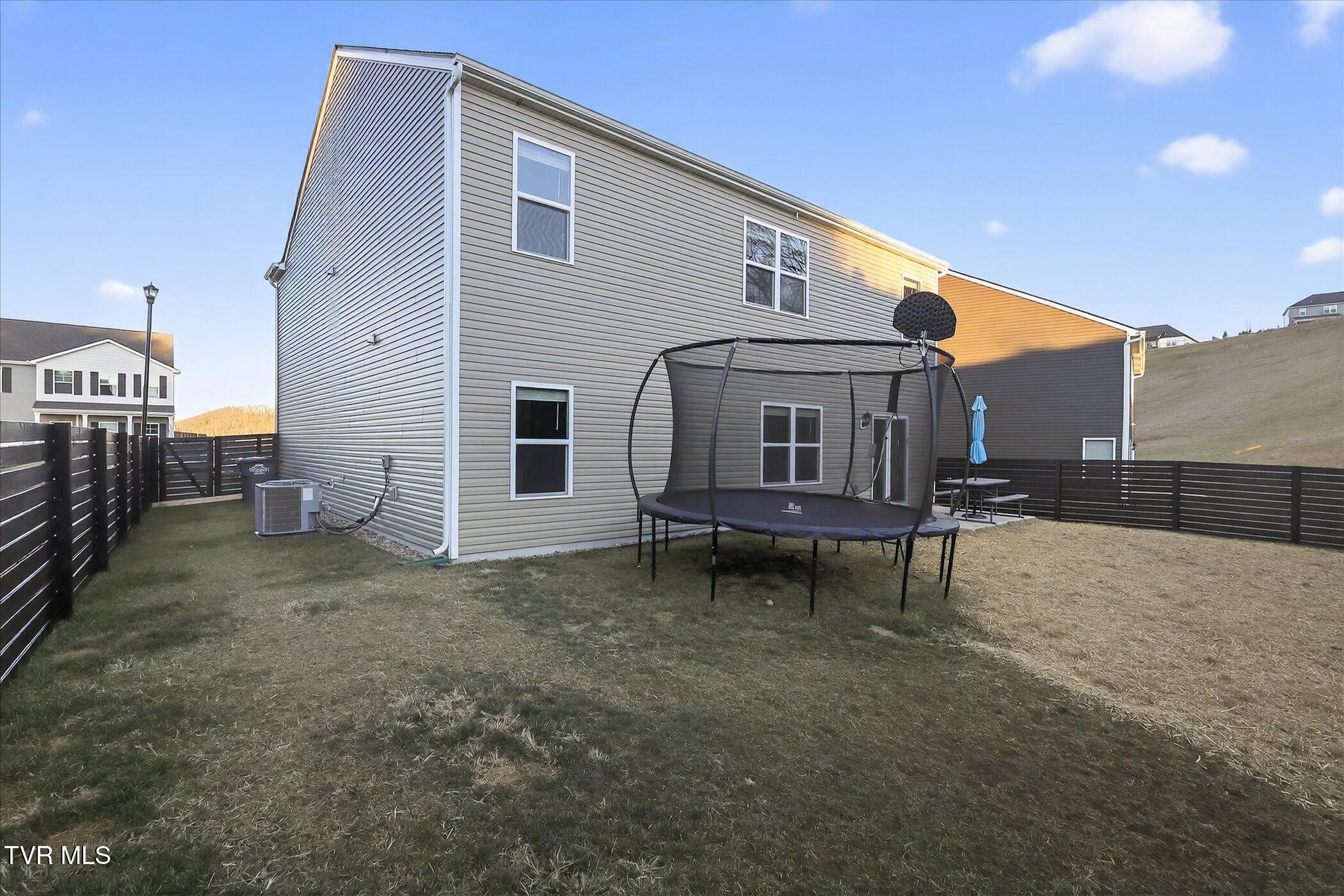 2512 Bridgeforth Crossing Kingsport, TN 37664 - Photo 35 of 55 35