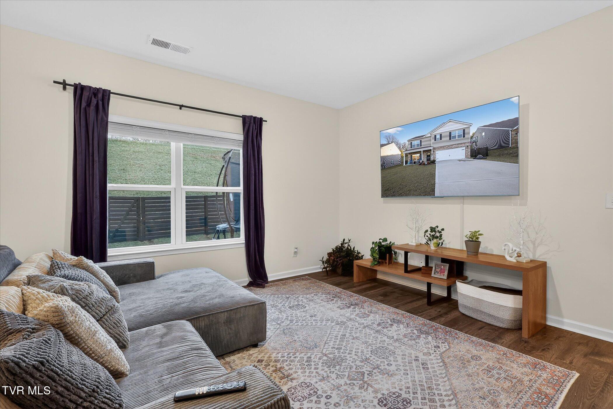 2512 Bridgeforth Crossing Kingsport, TN 37664 - Photo 5 of 55 5