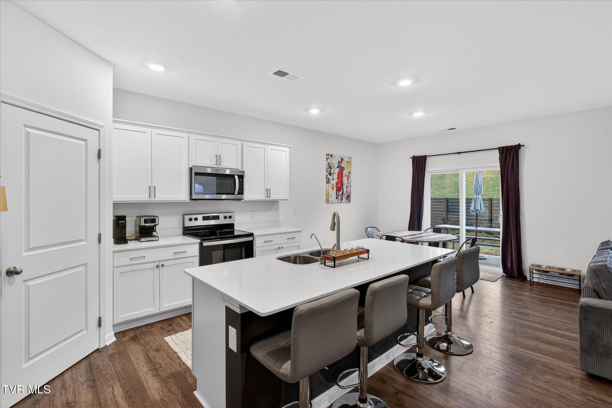 2512 Bridgeforth Crossing Kingsport, TN 37664 - Photo 7 of 55 7