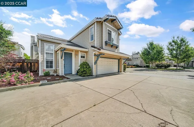 $985,000 | 22 Village Square Place, Pleasant Hill, CA 94523