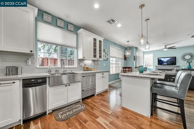 $985,000 | 22 Village Square Place, Pleasant Hill, CA 94523