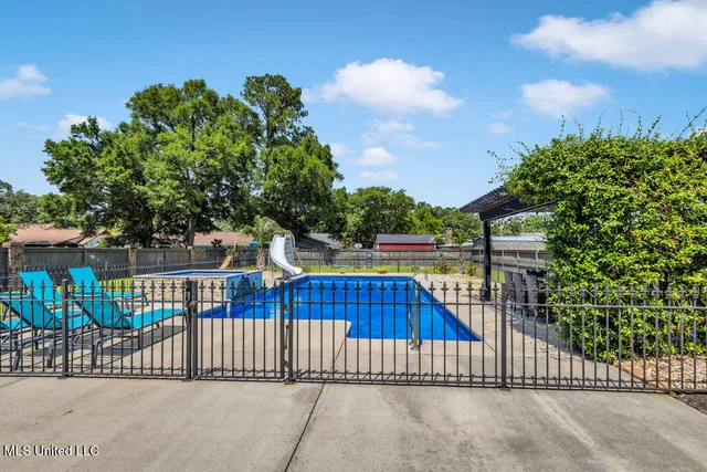 $915,000 | 315 Goose Pointe Boulevard, Biloxi, MS 39531