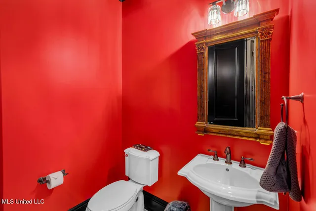 $915,000 | 315 Goose Pointe Boulevard, Biloxi, MS 39531