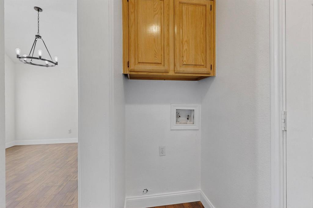 2601 Daisy Lane Rowlett, TX 75089 - Photo 33 of 37 a view of a livingroom with painted walls