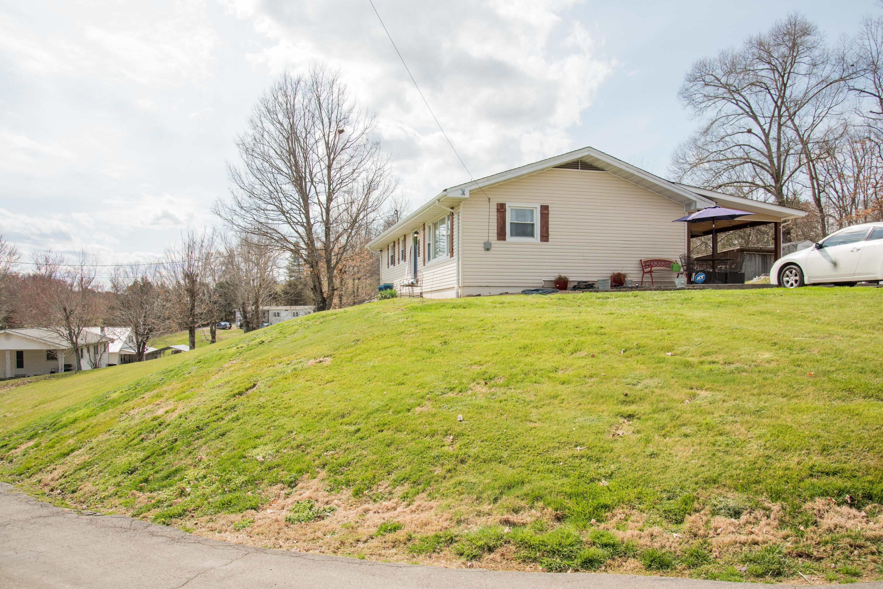 565 Rheatown Road Chuckey, TN 37641 - Photo 6 of 62 DSC_4906