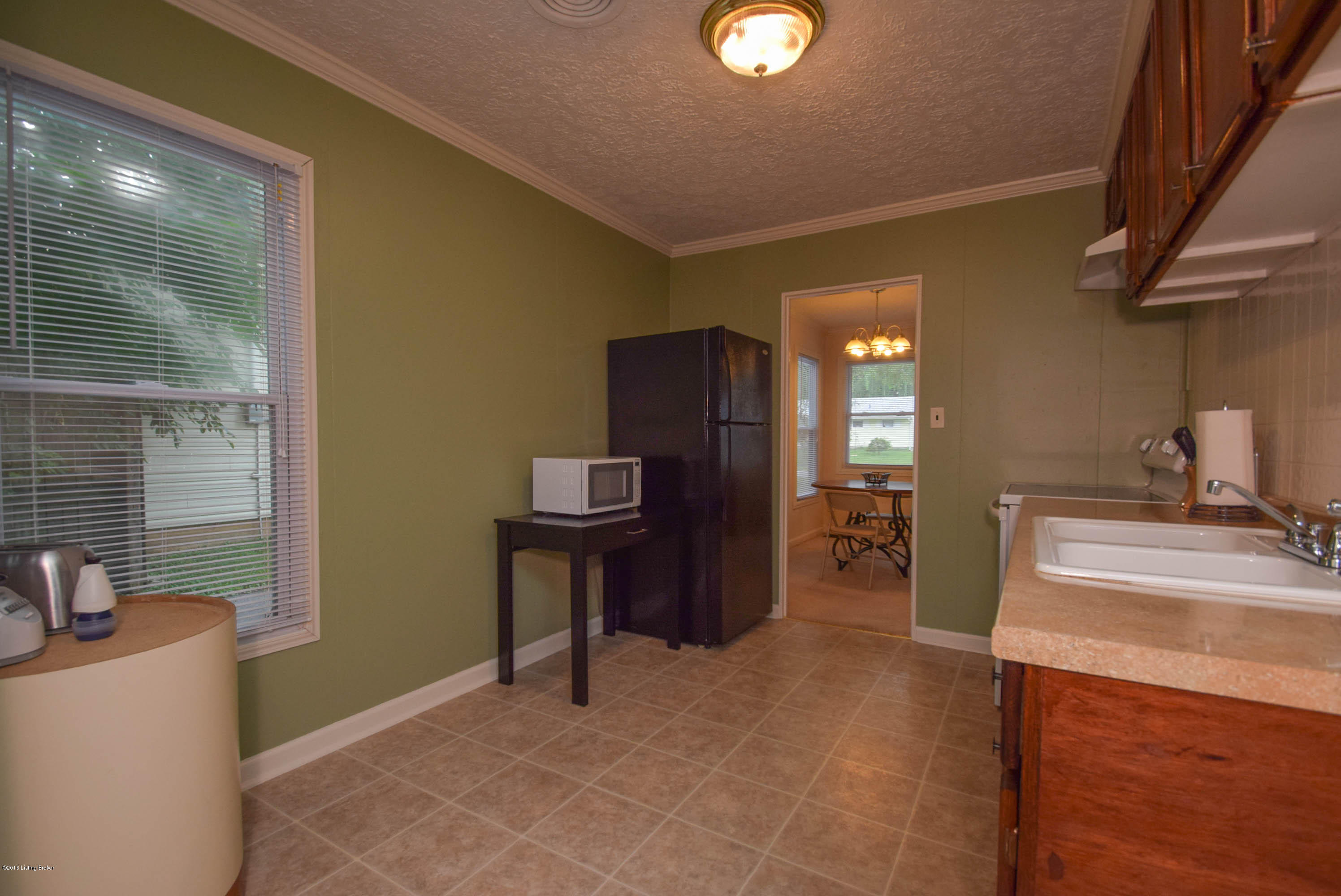204 Redding Road Louisville, KY 40218 - Photo 7 of 19 Kitchen
