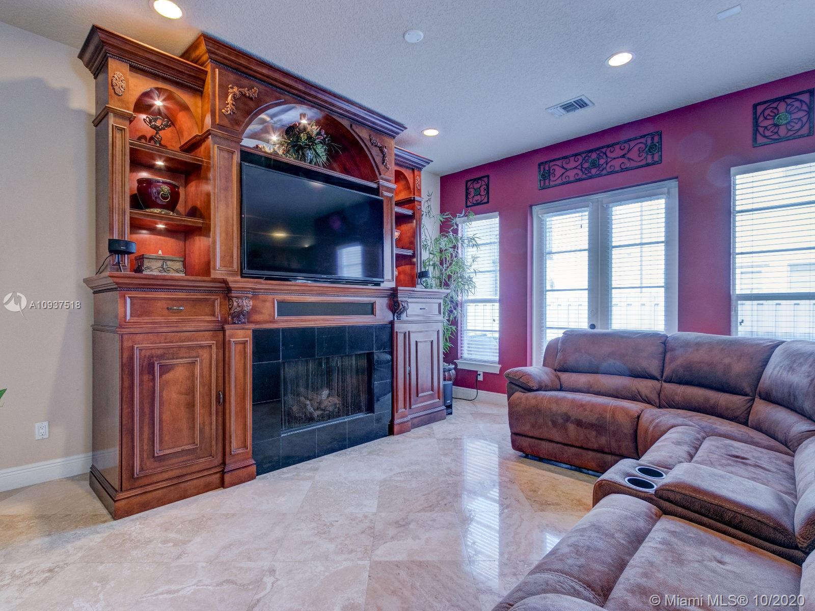 27 Via Poinciana Street Boca Raton, FL 33487 - Photo 15 of 33