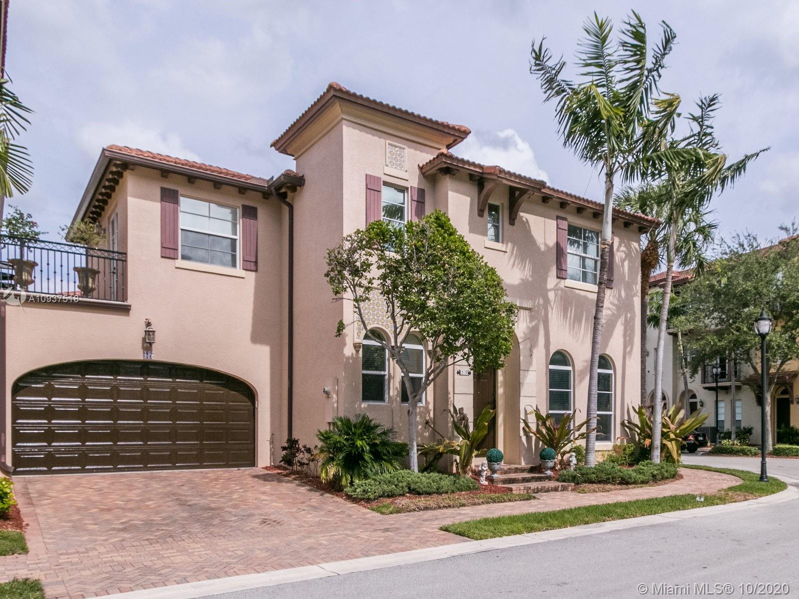 27 Via Poinciana Street Boca Raton, FL 33487 - Photo 3 of 33
