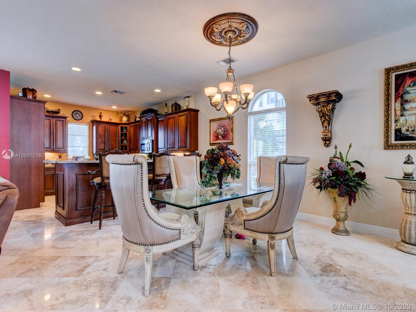 27 Via Poinciana Street Boca Raton, FL 33487 - Photo 9 of 33