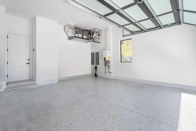 a picture of a cabinet