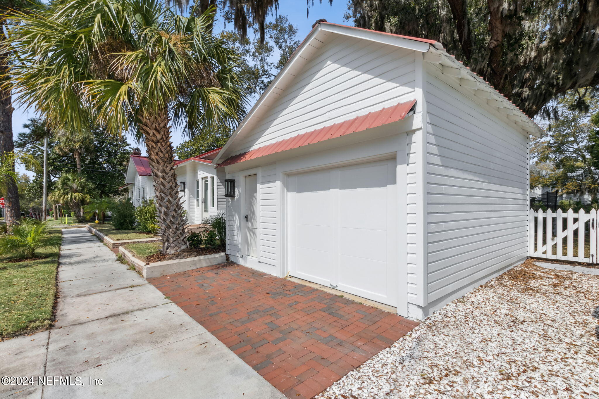 232 South 7th Street Fernandina Beach, FL 32034 - Photo 34 of 43 a view of a house with a yard