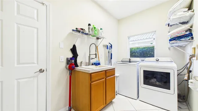 $899,000 | 2215 Clarine Way North, Dunedin, FL 34698