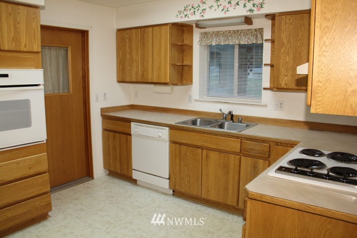 19125 Melon Street Southwest Rochester, WA 98579 - Photo 4 of 14