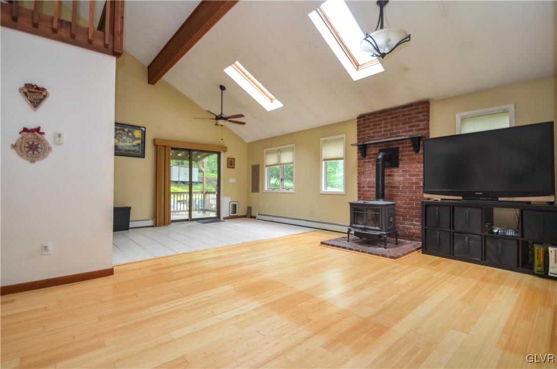 186 Ruffed Grouse Road Bushkill, PA 18324 - Photo 2 of 17 Gallery Image 2