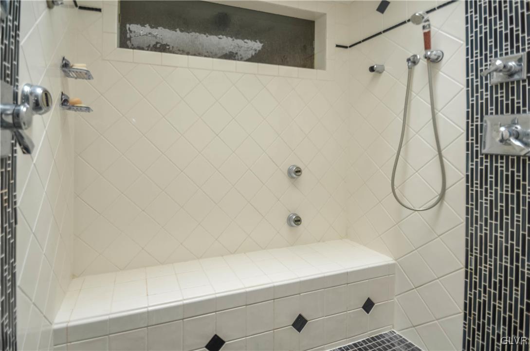 186 Ruffed Grouse Road Bushkill, PA 18324 - Photo 5 of 17 Gallery Image 5