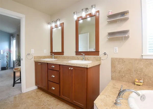 $1,097,000 | 629 Emory Drive, Snohomish, WA 98290